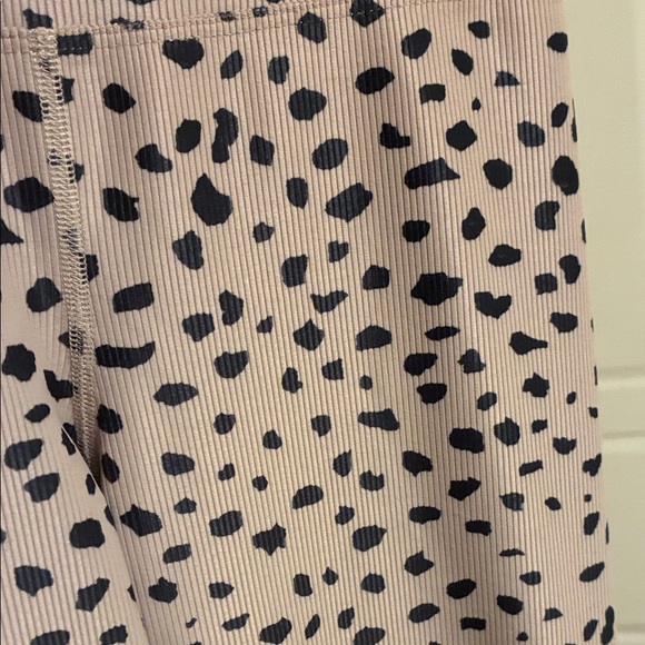 Beach Riot Tan and Black Spotted Leggings - Picture 3 of 4